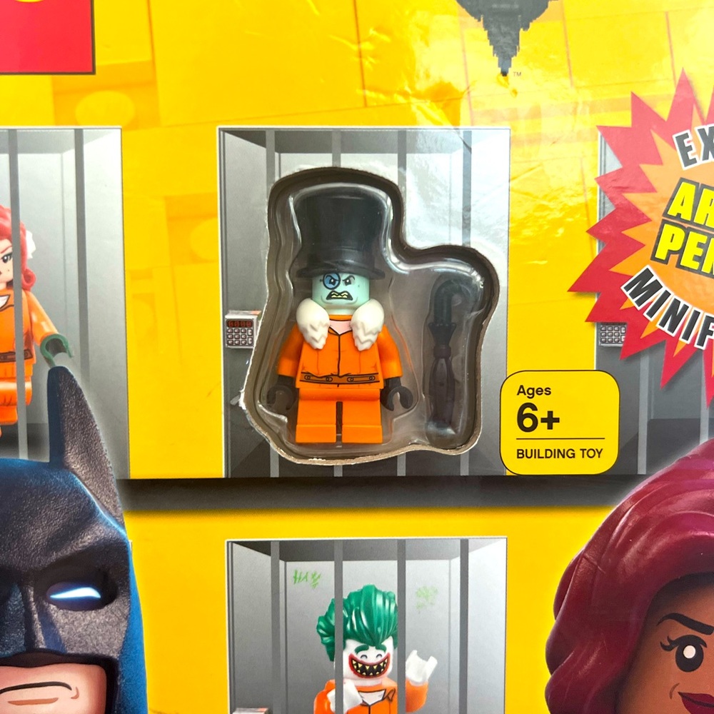 LEGO® Superheroes - Penguin in Arkham Prison Jumpsuit (Sealed)